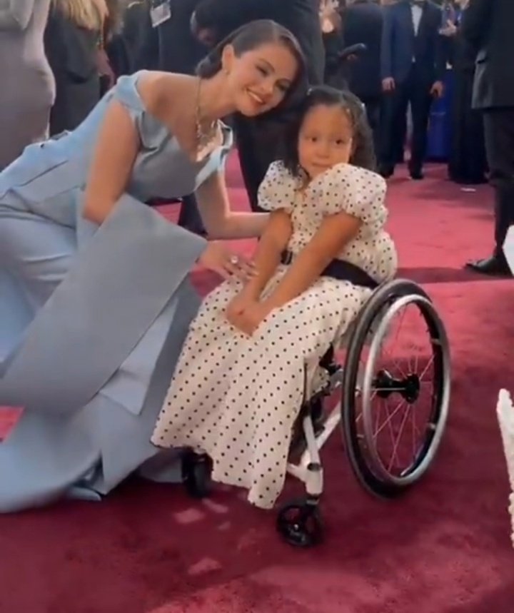 YSLEVIZ's tweet image. this healed me 🙂‍↕️