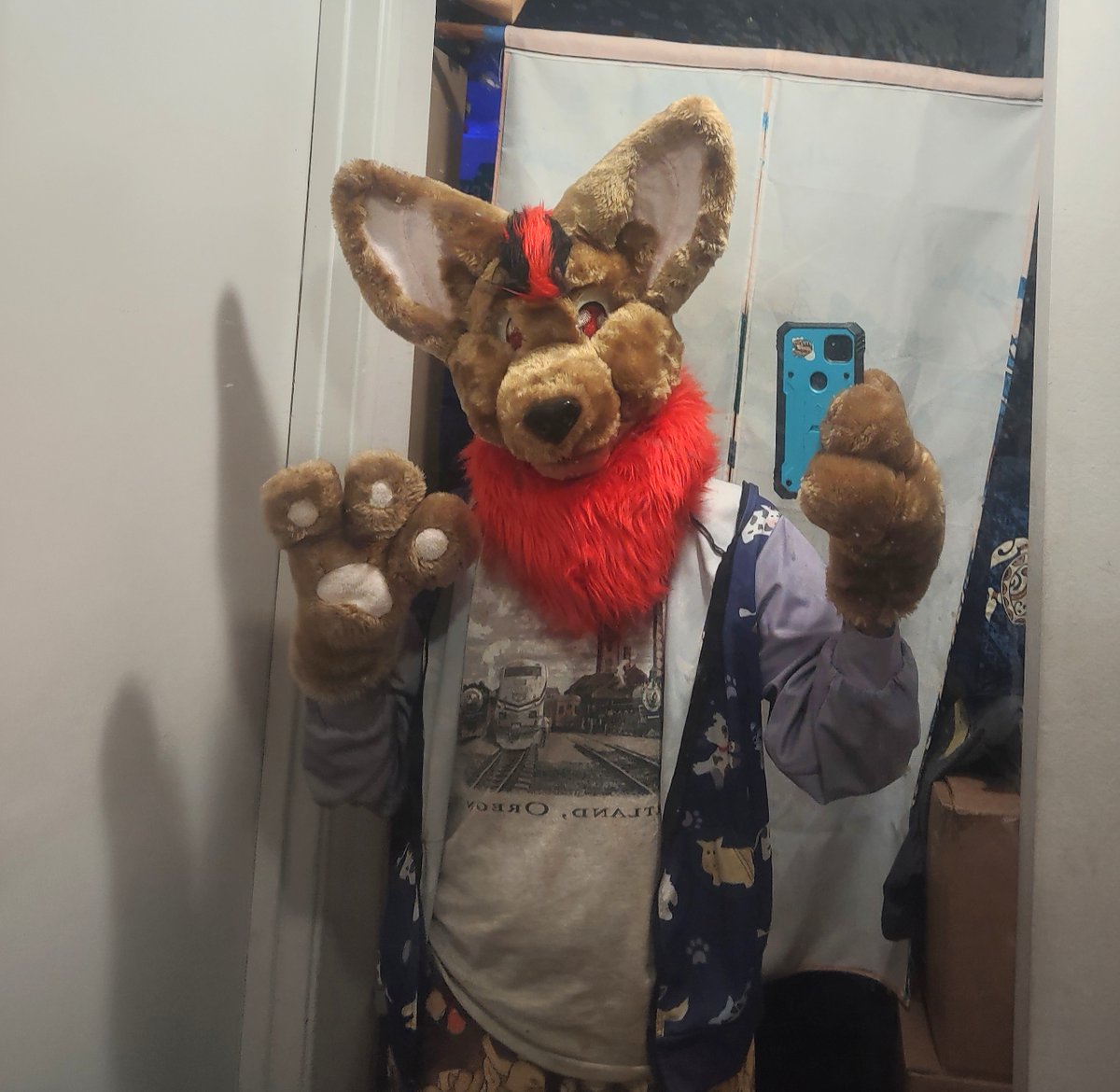 DatasBestFriend's tweet image. I like neopets so much that I became one! Meet McCoy the red xweetok, debuting at Further Confusion next weekend!
#neopets