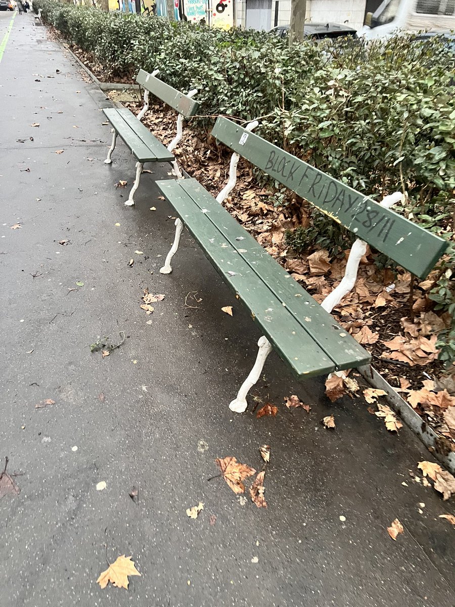 LiveParis111's tweet photo. C’est tellement mieux en vert parisien 😍😍😍 @Mairiedu11 @Mairiedu20 https://t.co/2HSoWggUEl