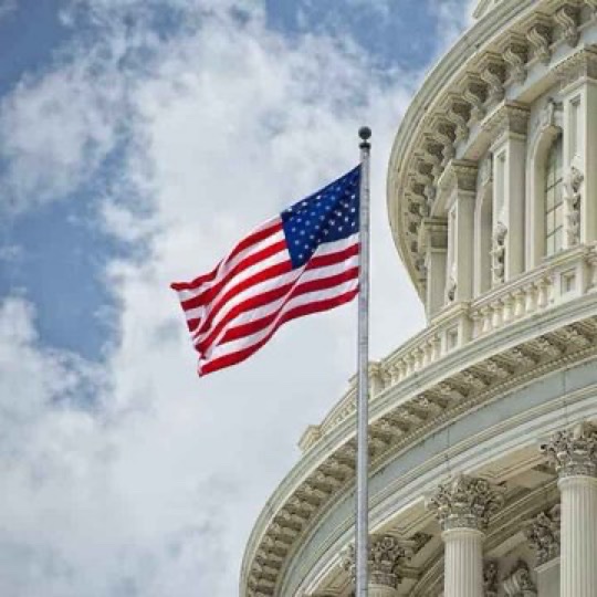 cryptogoos's tweet image. NEW: 🇺🇸 Coinbase may stop backing of CLARITY Act if lawmakers move to curb stablecoin rewards - Bloomberg.