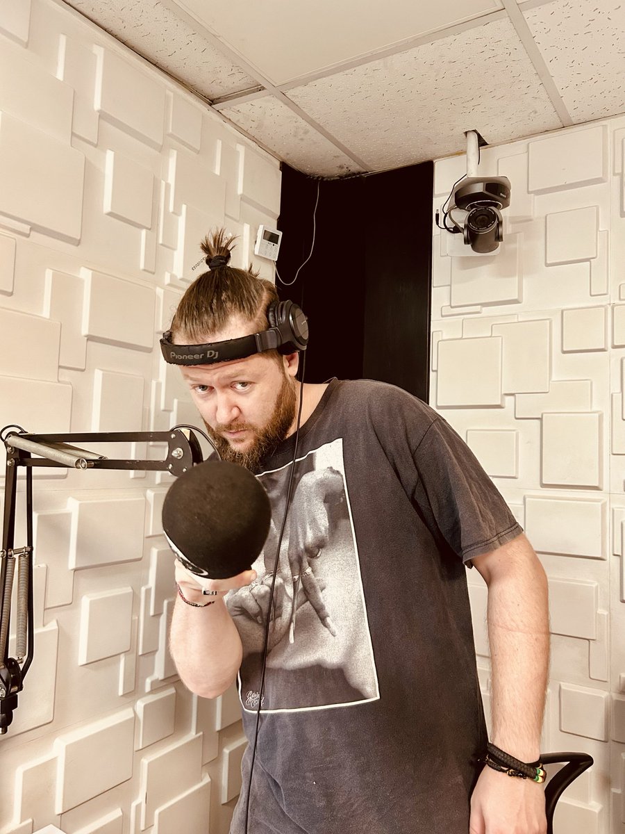 HomeboyzRadio's tweet image. DJ Kace is ready to press play 🔥 to new music
New week, fresh heat, nonstop vibes on #TheReverse 
If you’re not locked in, you’re missing out!

#DJKace #NewMusicMonday #TheAfricanMzungu #TheReverse