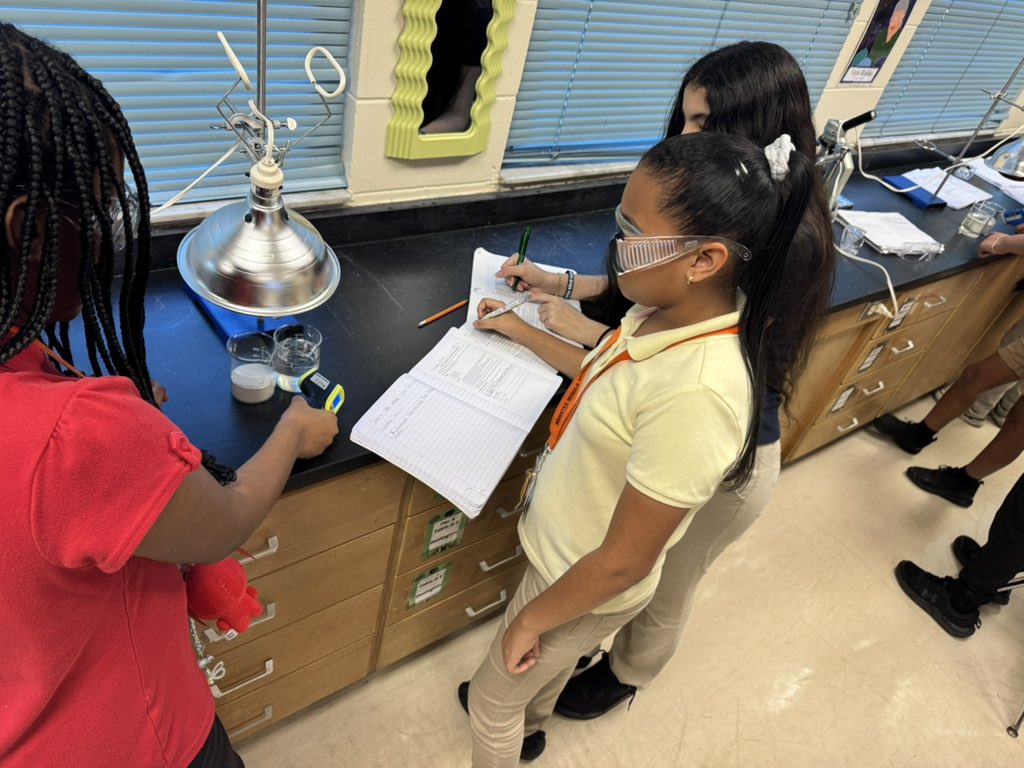 Shanna Moss tweet media