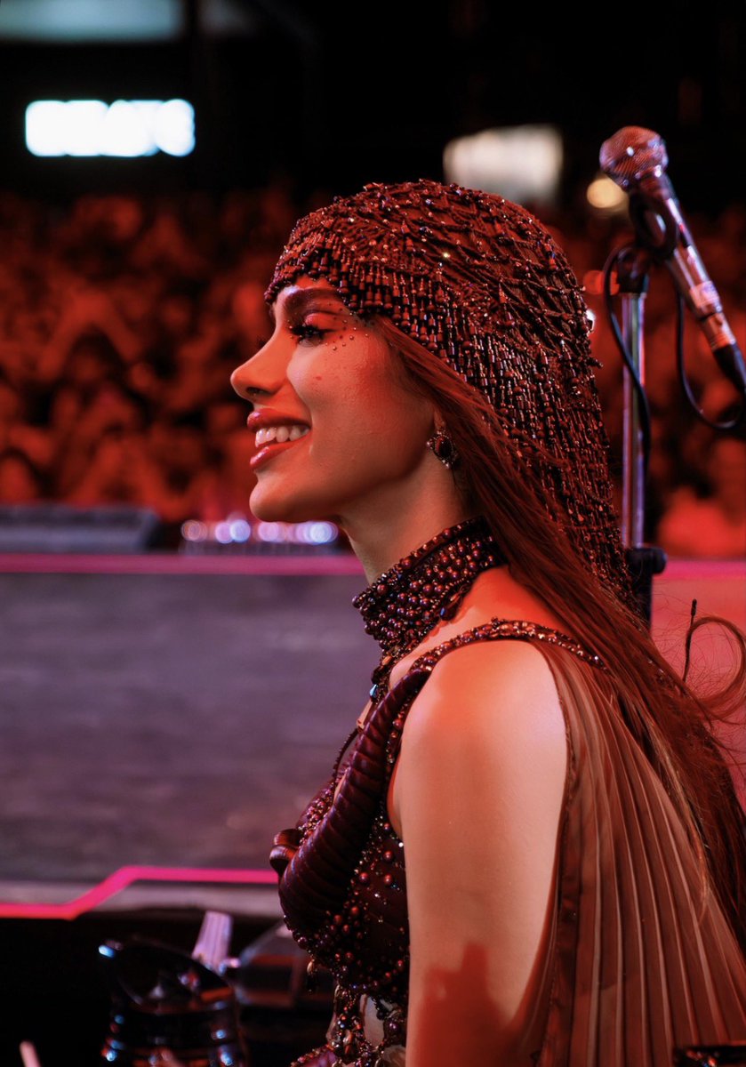 maccedolippe's tweet image. olhem esse perfil meus amigos!