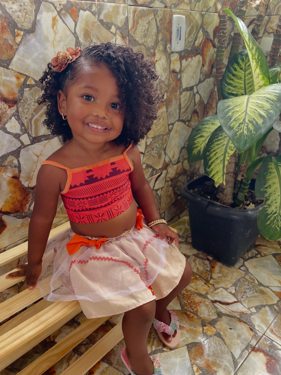 Viviifernande's tweet image. A Disney não está pronta pra essa Moana brasileira 😍

Criança linda demais!!