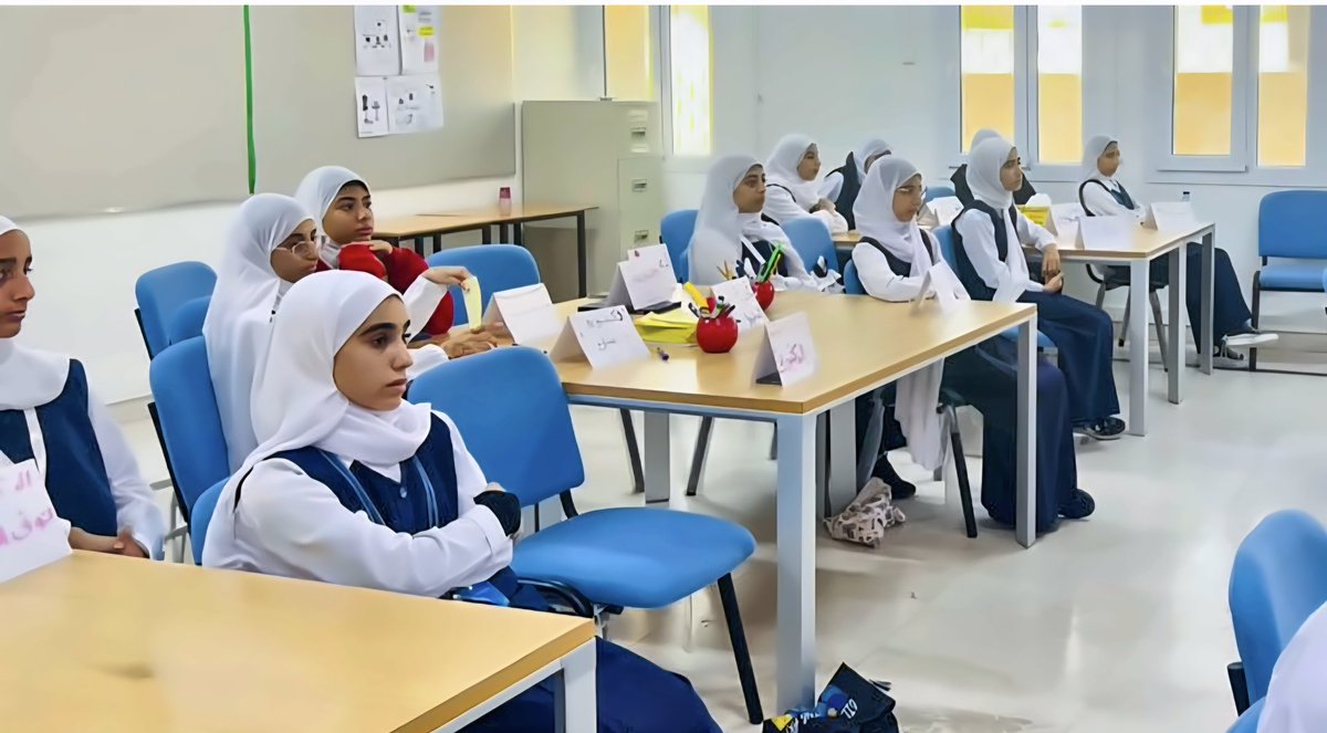 algharibi2020's tweet photo. سعدنا بتقديم ورشة "التحدث بثقة ولباقة ومهارة العرض" ضمن البرنامج الشتوي للطلبة الموهوبين "شغف يتوهج 2026م" الذي نظمته المديرية العامة للتربية والتعليم بمحافظة الظاهرة.
تجربة ملهمة مع نخبة من الطلبة الطموحين.. كل الشكر لكل من أسهم في إنجاح هذه المبادرة الجميلة. https://t.co/KeKYwmoHm1