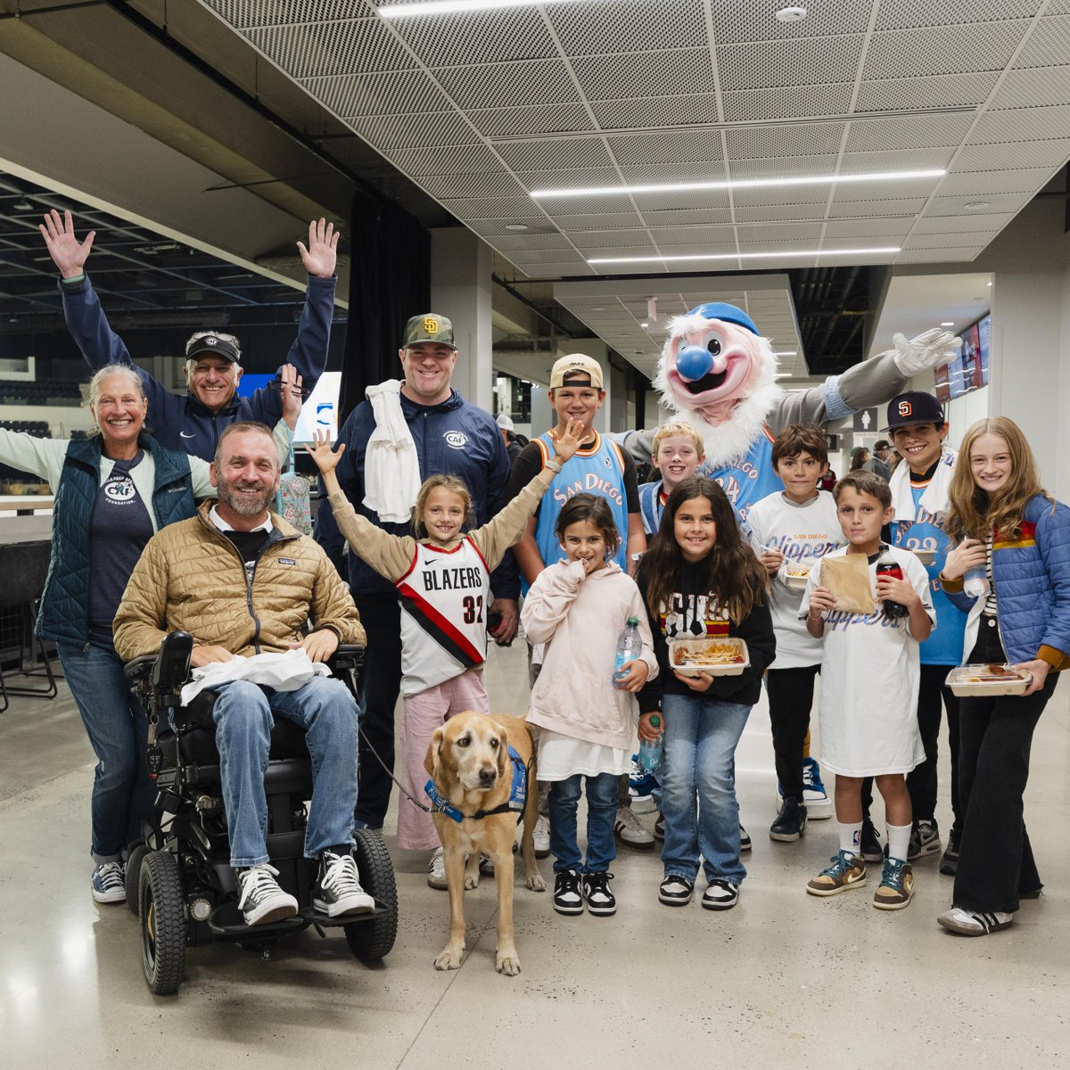 CAFoundation's tweet image. This is the way to give back. ⭐️

The @sandiego_clips will auction multiple game jerseys from Star Wars Night at Frontwave Arena on January 24, with proceeds benefiting CAF! Support adaptive athletes by bidding online at bit.ly/CAFclippers

#TeamCAF