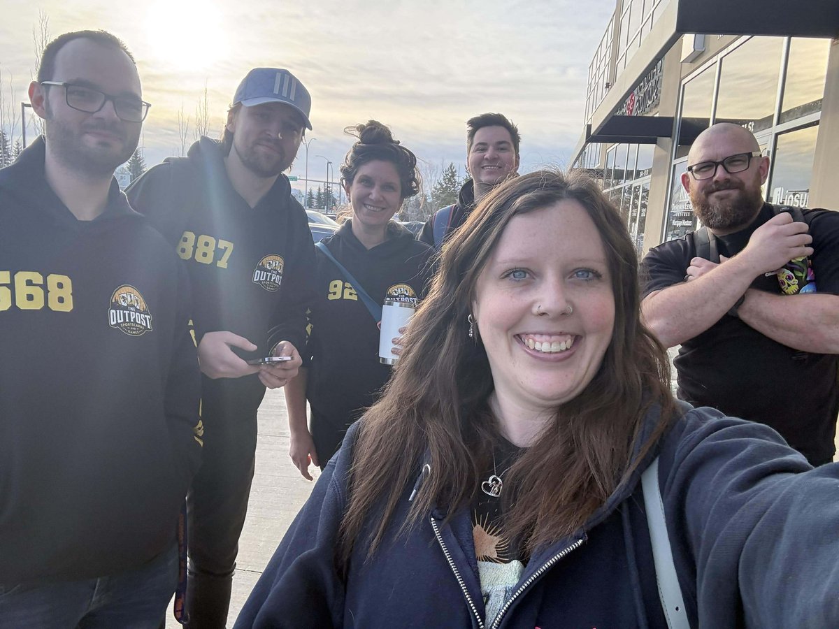 LadyGhastlyTCG's tweet photo. Shout out to this local #pokemontcg team & crew! #teamoutpost strong and grinding those final #playpokemon cups. Next stop #torontoregionals with Sarah @StuartPTCG @DitschunAustin @EhAron337 @Lechonkasaurus https://t.co/EgZb9zxDMd