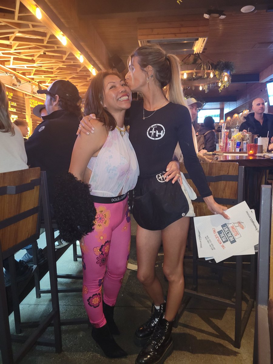 Sourine3's tweet image. #abouttheweekend #livelaughlove #happyMonday #GOLD