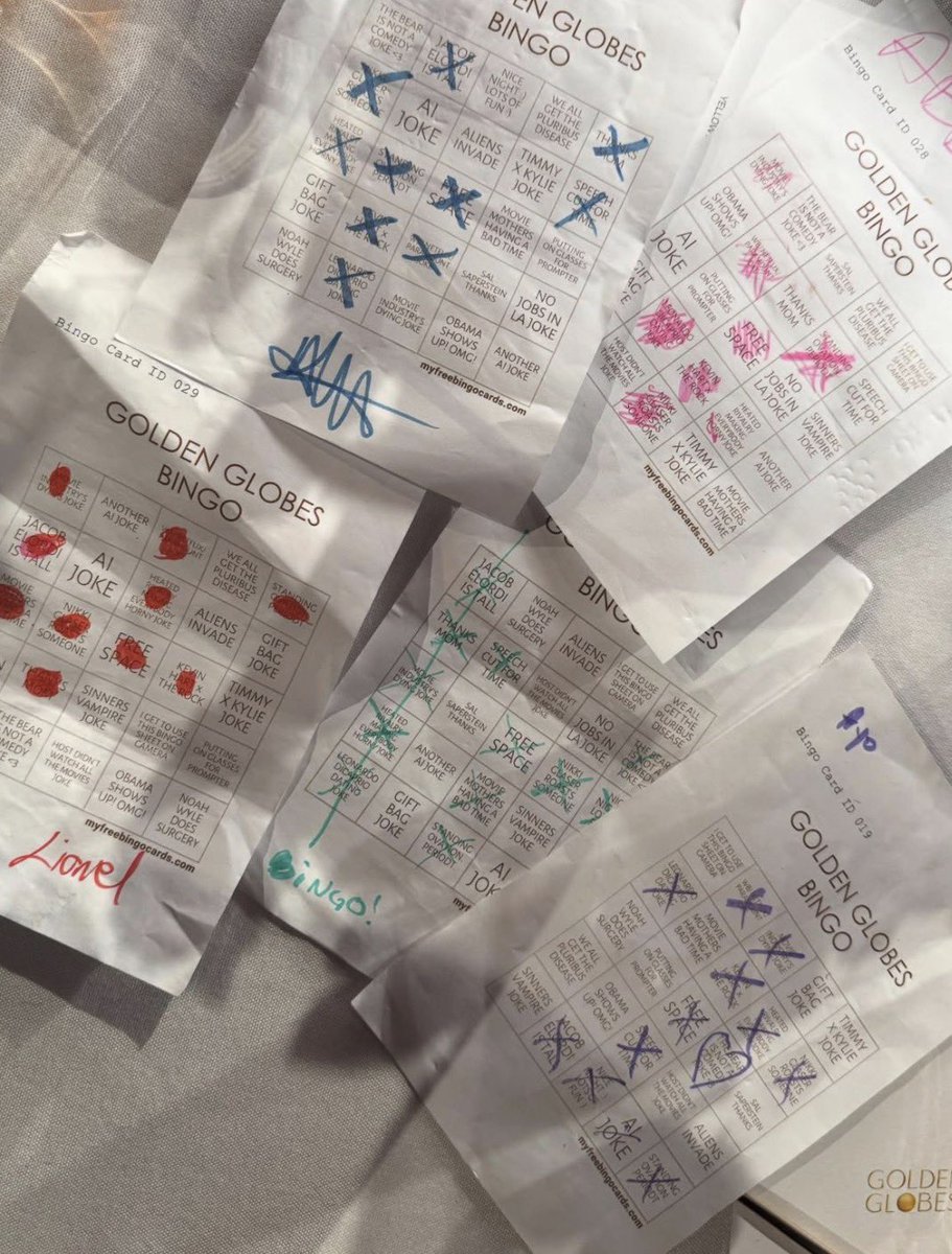 evrys3counts's tweet image. the bear cast playing bingo at the golden globes i love them sm 😭