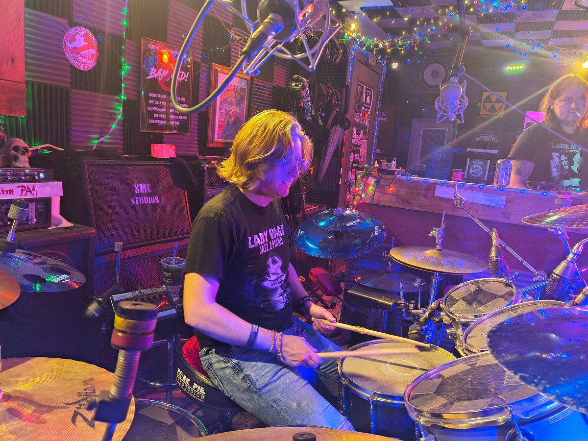 TCKCongregation's tweet image. Congregation!

Shots From Rehearsal! We Know You Love Them, Stay Killer!

#slavestothegrind #butnevergivingup #wearetheonly #thecasketkidsofficial #getoverit