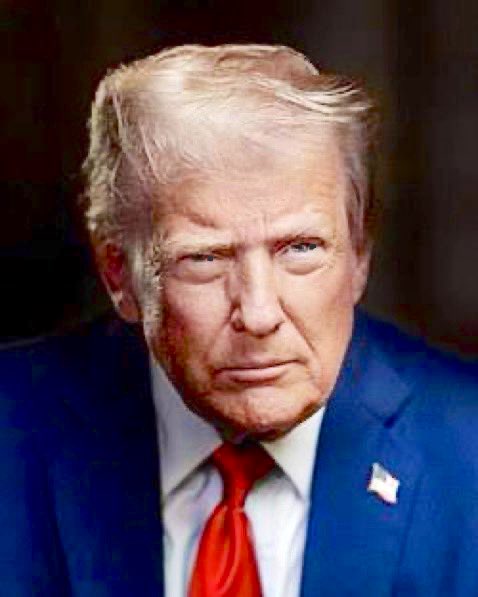 rkmtimes's tweet image. JUST IN🇷🇺❌🇺🇸🔥 #Russia’s first  Nuclear-powered Icebreaker “Yamal has begun breaking through the barriers on the Northern Sea Route as potential tensions with US in North Sea. 

🇺🇸🇷🇺After Icebreakers, Russia may take huge decision on US Seize of Oil tankers.