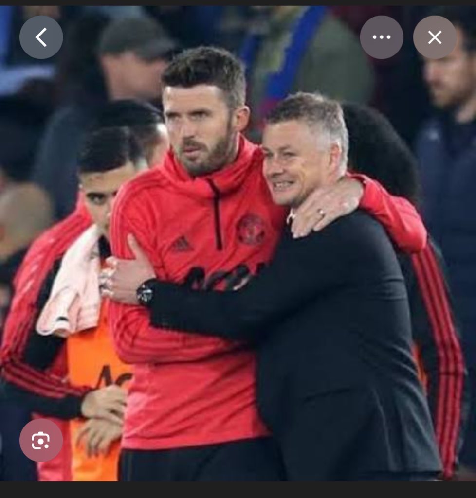 UtdDefence's tweet image. My belief that Ole can fix this better than anyone else does not dampen my excitement that Michael Carrick managing Utd has been a long time dream for me
—He has always had the elements &amp;amp; is the next best available man
—As an Ole fan, I will be rooting for him
—Ole will be too ❤️