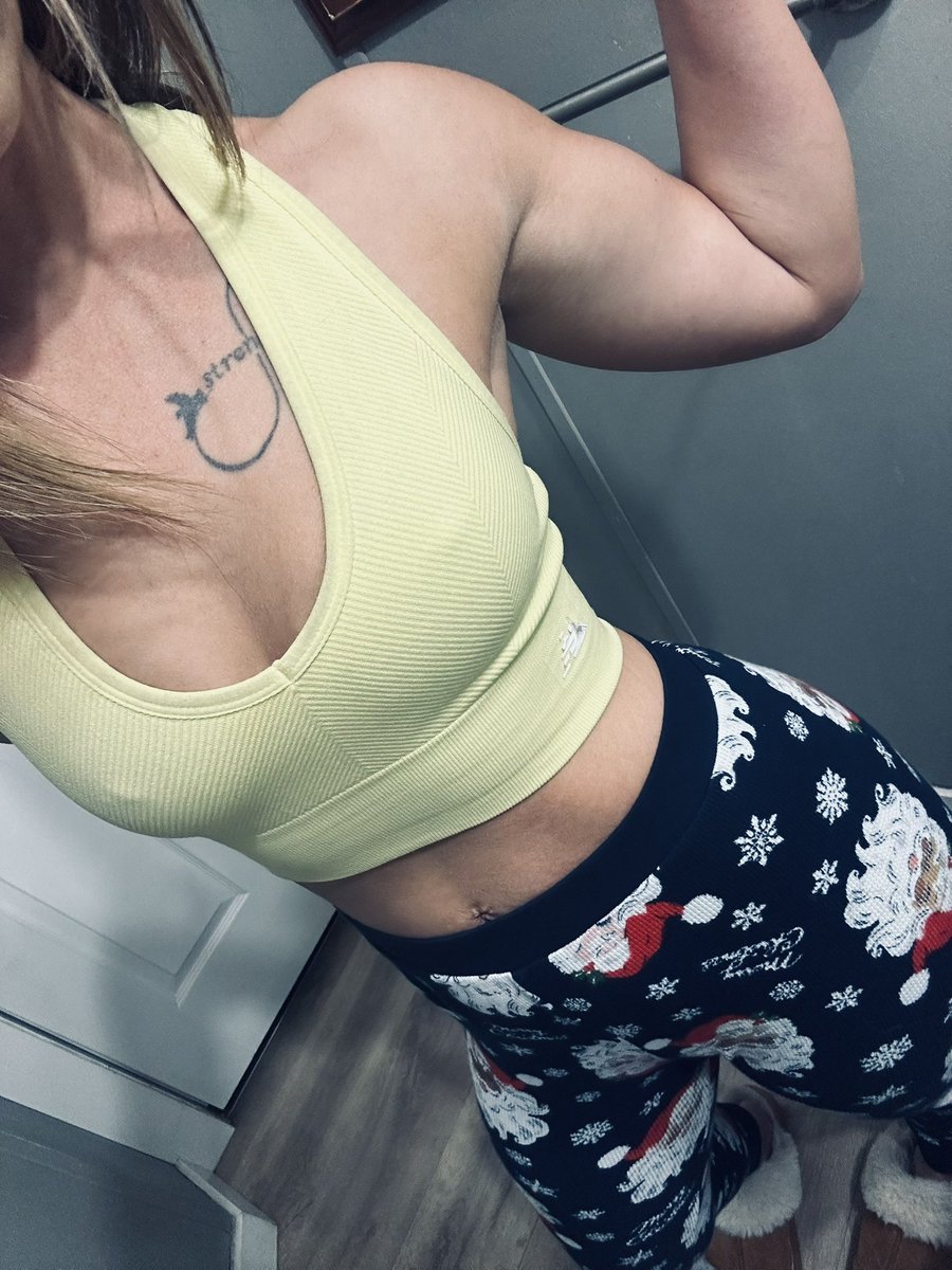 elegant fitbooty tweet media