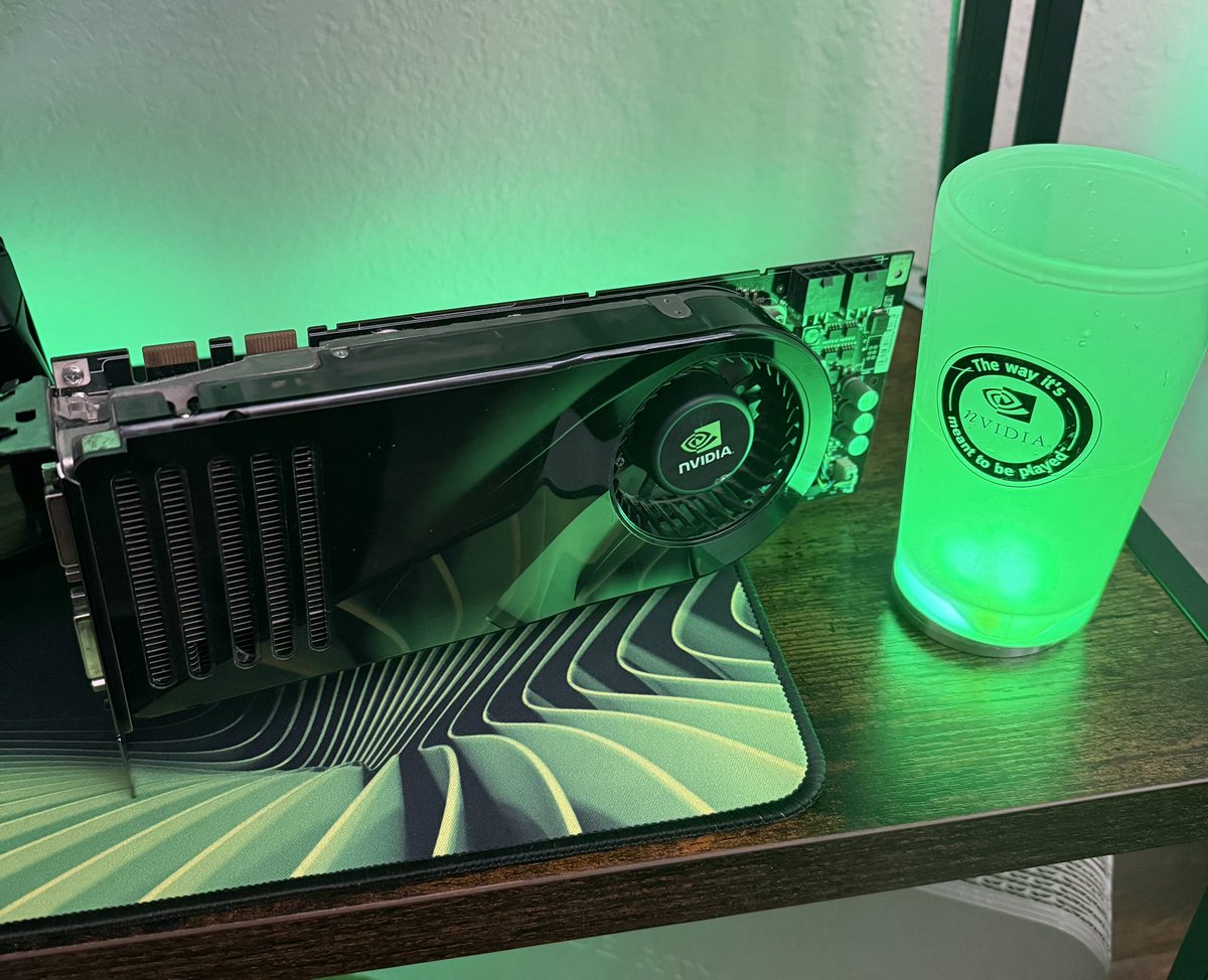 The GeForce 8800 GTX turns 20 this year 💚