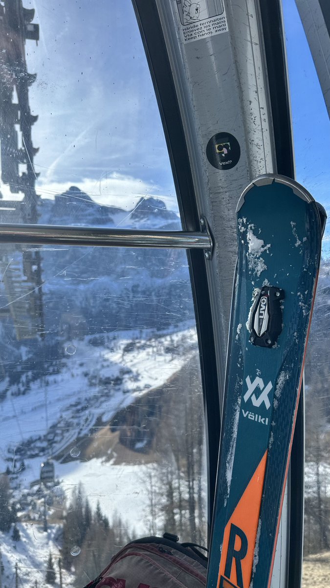 FlexibleFlying's tweet photo. Check out what I just found! @vexl meeting point here in Italy 😂🤟⛷️. 
#ColPradat #Corvara #AltaBadia #SellaRonda #skiing #Bitcoin https://t.co/XUtg26gThy