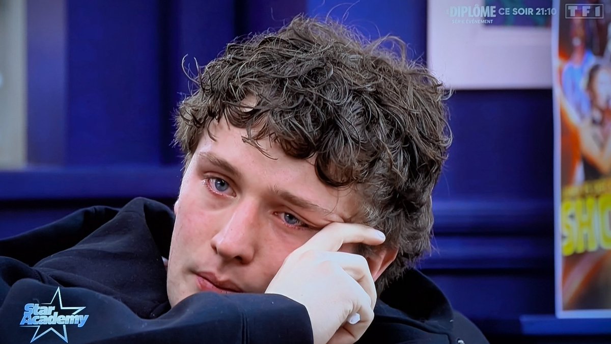 Plus je revois la tableau chanté/dansé de Bastiaan sur "Blinding Lights" plus je me dis qu'il n'a vraiment pas été récompensé à sa juste valeur, une fois de plus. Je comprends totalement son émotion face au jugement et à la compétition qui s'intensifie. #StarAcademyLeLive