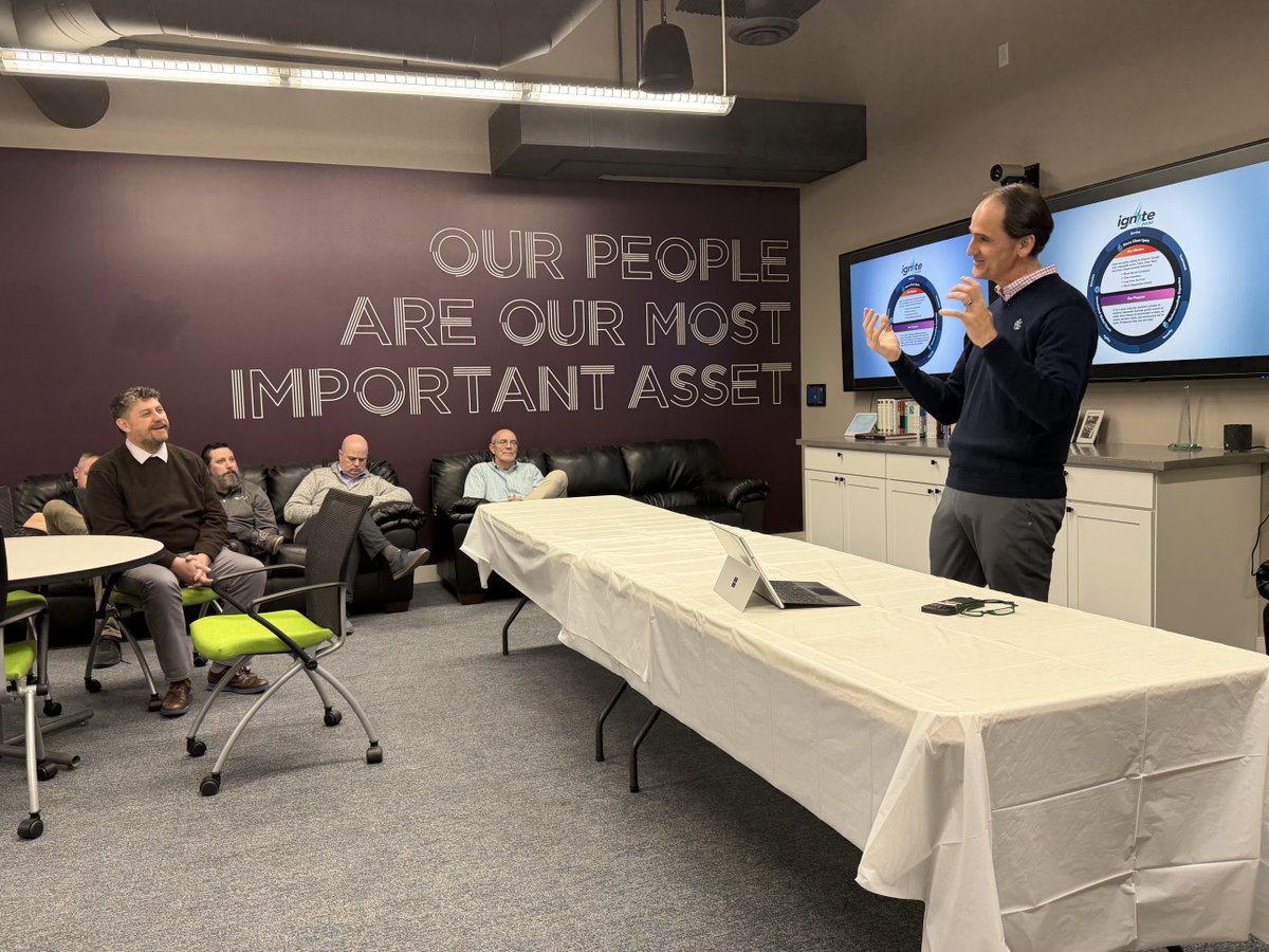 joincsc's tweet photo. Leadership shows up.

Rod Ward, president and CEO, visited our Logan, Utah, office to connect with colleagues, share our vision for the next five years, and hear perspectives across teams.

#CSC #CSCCareers https://t.co/wjf0rgBtnf