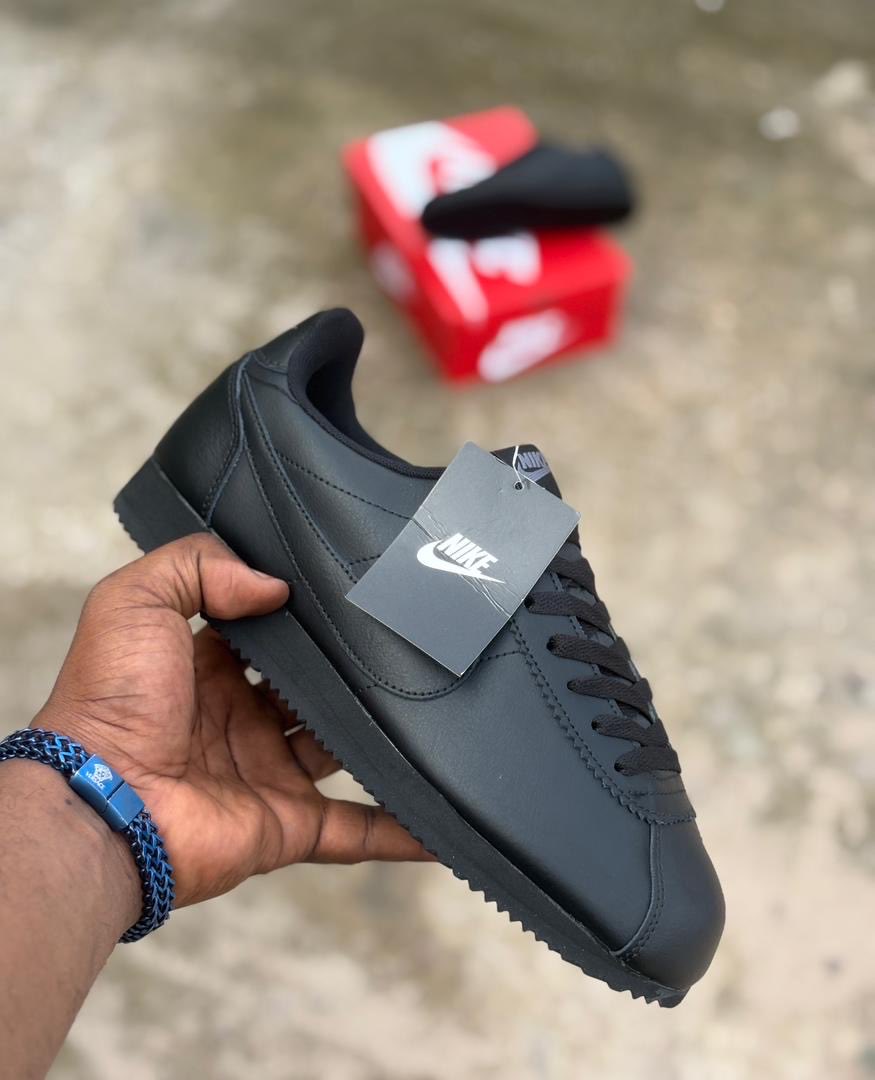 SELFSTORE_'s tweet photo. Nike Cortez 
Prix : 35$ 

Pointure : 39 à 43

Whatsapp : https://t.co/hTUa6ZOSuU https://t.co/ExtcfvFBnJ
