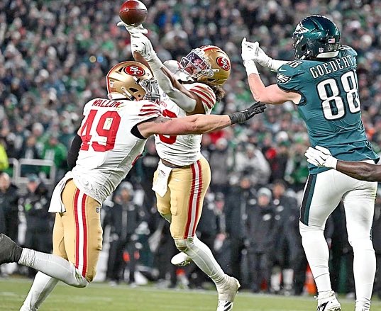 49ersSportsTalk's tweet image. 🫡 Eric Kendricks &amp;amp; Garrett Wallow Appreciation Post

Looked like they’d been in the system for years on Sunday. Seamless. Physical. Smart. A huge boost for the #49ers.

📊 Combined:
• 21 total tackles
• 2 tackles for loss
• GW PBU 

Next-man-up mentality at its finest #FTTB