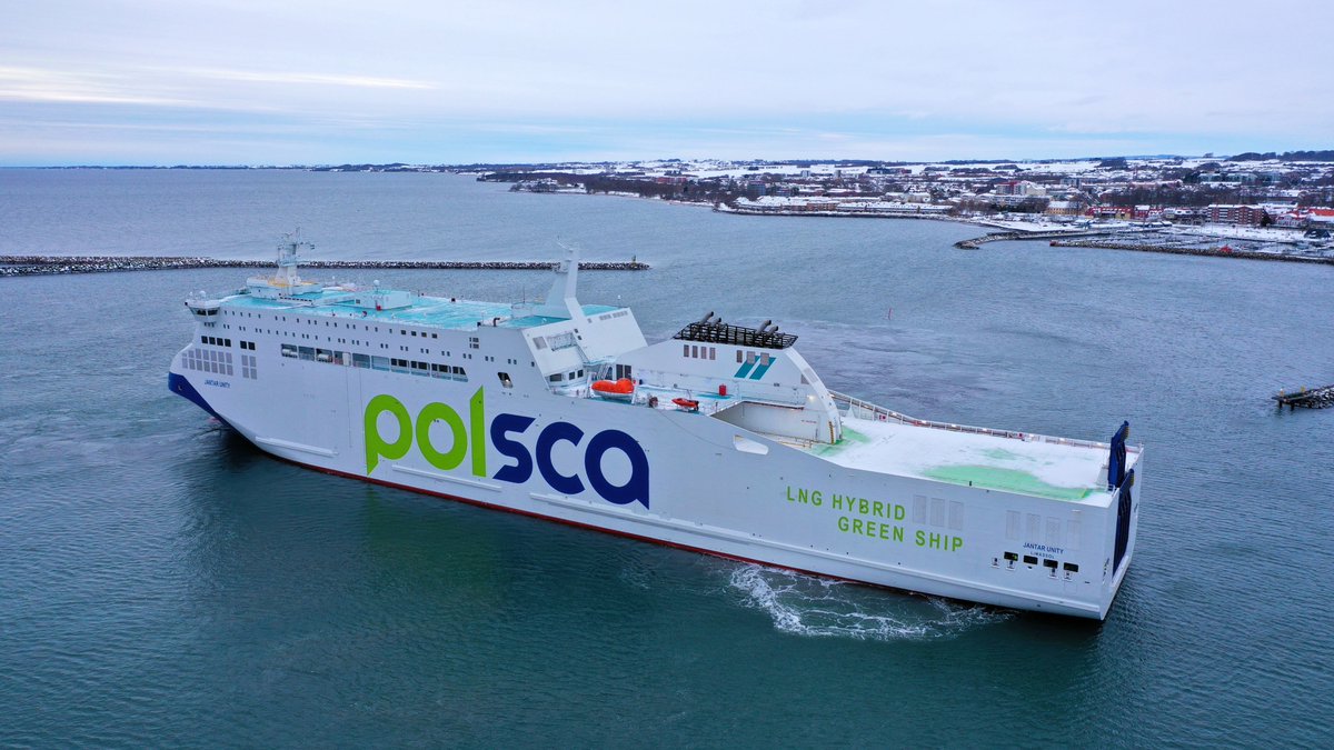 UnityLine's tweet photo. 🚢Jednostka Jantar Unity wykonała dziś kolejne testy manewrowe i portowe w Ystad.📸
⚓ Today’s trials of Jantar Unity in Ystad were successfully completed. The vessel carried out further port and maneuvering tests.🚁

#JantarUnity #Ystad #SeaTrials #Maritime #Shipping #BalticSea https://t.co/Tdkoc1ytEd