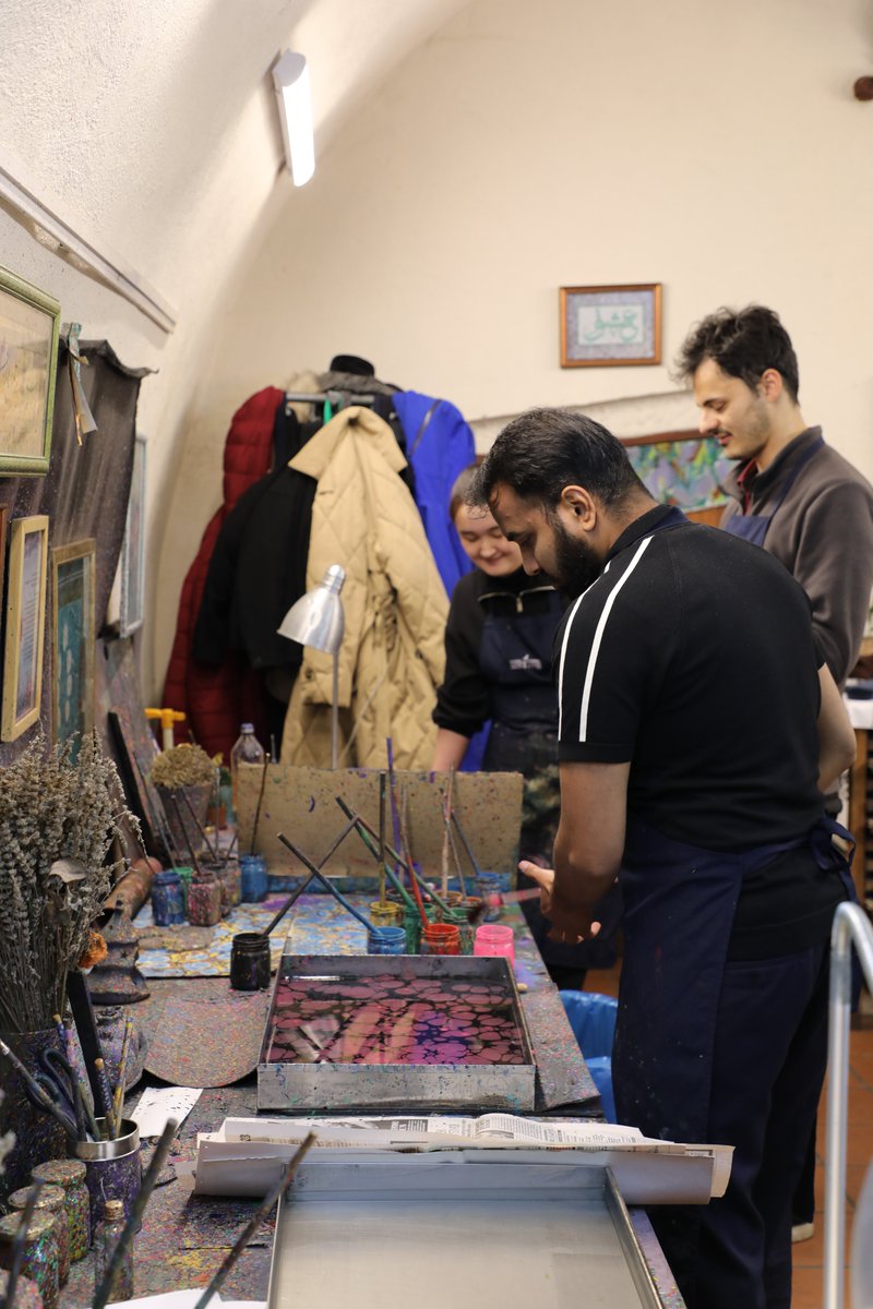 🎨 Uluslararası Öğrenci Akademisi Sanat İhtisas Atölyeleri

İTM'de, <a href="/yurtdisiturkler/">YTB</a> desteğiyle yürütülen Uluslararası Öğrenci Akademisi Sanat İhtisas Atölyeleri kapsamında “Eda Özbekkangay ile Ebru Atölyesi” devam ediyor.

📅 Pazartesi
⏰12.00 – 15.00
⏰ 15.00 – 18.00