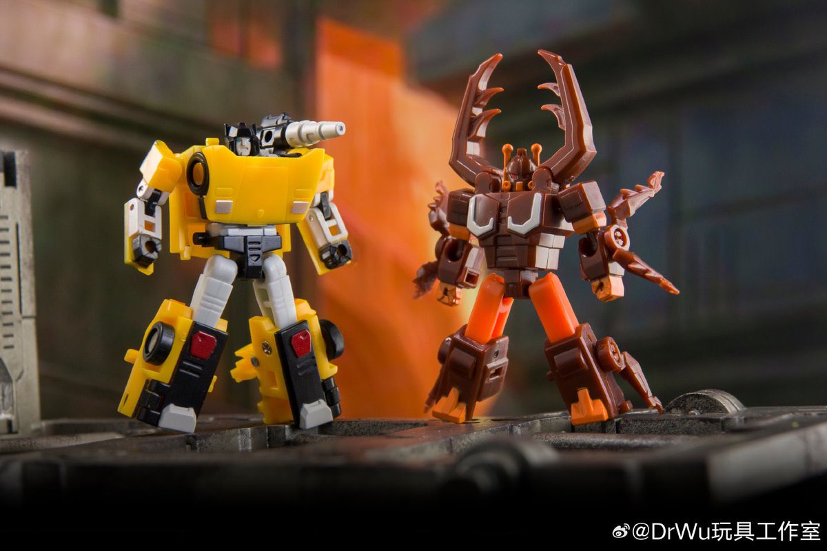 TransformersHQ1's tweet photo. Dr. Wu, DW-E49Y Tiger Track & DW-E53 Butcher (Micromaster Scale Tigertrack & Chop Shop)!
#Transformers #Tigertrack #ChopShop #DrWu https://t.co/GVVI3xitPn