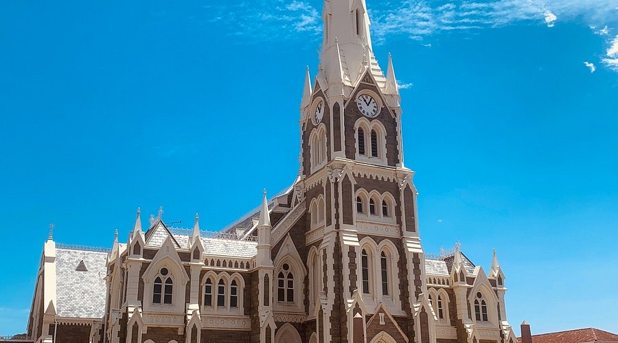 redeemed_zoomer's tweet image. "Catholics have beautiful churches, Protestants don't!"    

Me: Yes we do! Here are a bunch    

"They were built by Catholics!"    

Me: no they weren't!    

"They stole the style from Catholics!"    

Me: No, here are some distinctives of Protestant architecture      

"But…