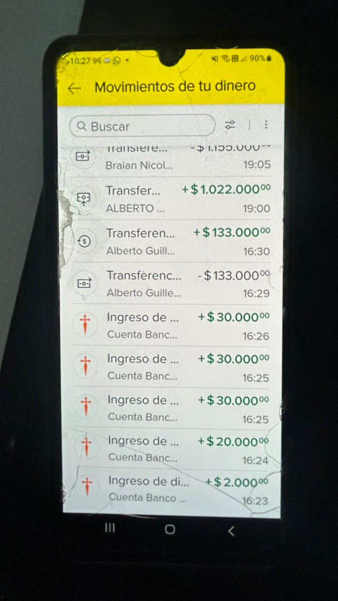 patitosolveyra's tweet photo. @mercadopago no se hace responsable de la estafa que sufrió mi papa
recibio un llamado en el cual lo engañaron y no solo le solicitaron un préstamo, sino que le hicieron varias transferencias
ya hice la denuncia a defensa del consumidor 1623955, también la policial https://t.co/DZYZqSN7Xy