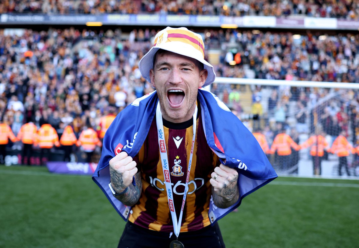 BantamsHeritage's tweet image. 1,394 men have played football for Bradford City. In over 122 years, just THREE of them have scored more goals for this club than Andrew Ellis Cook. 

205 games, 88 appearances, 1 promotion. 

There is, and only ever will be, only one Andy Cook. #bcafc