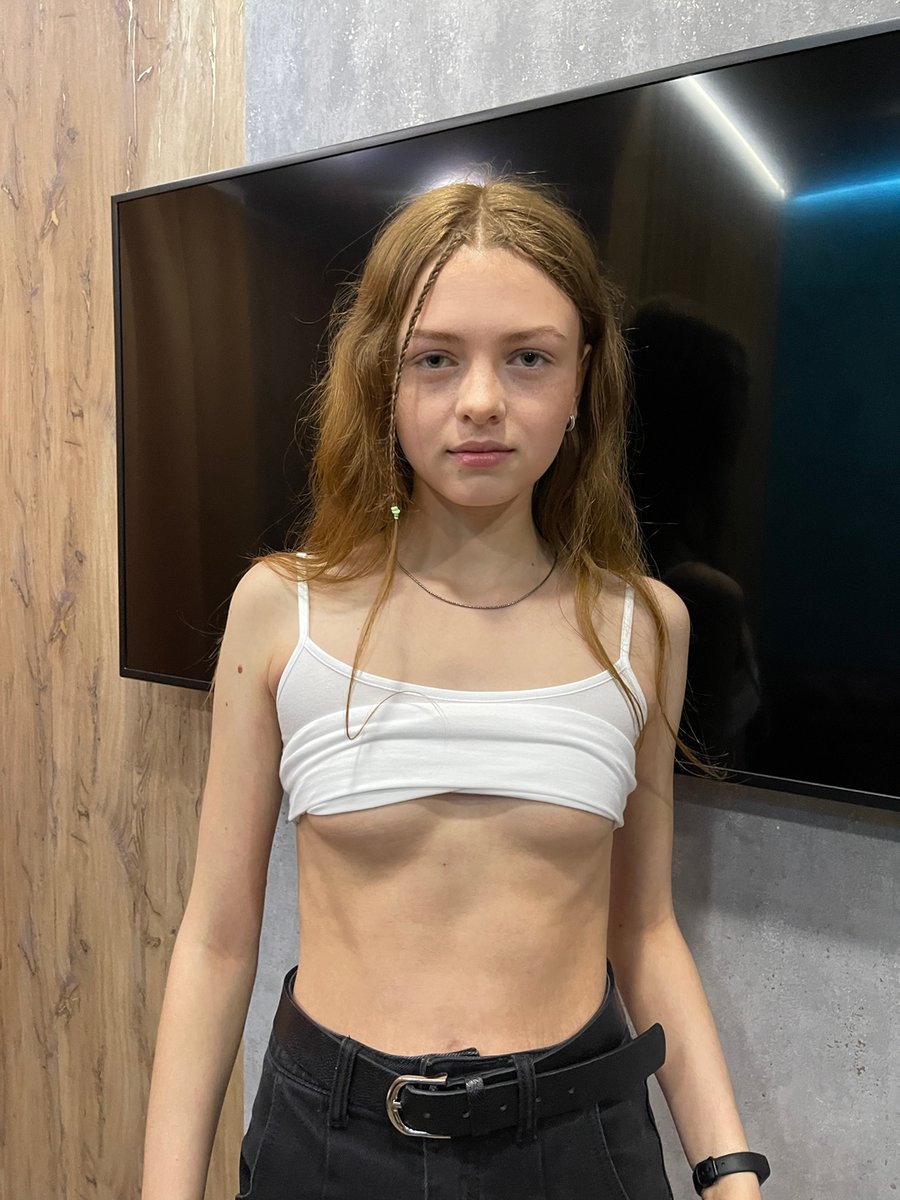 Angelina tweet media