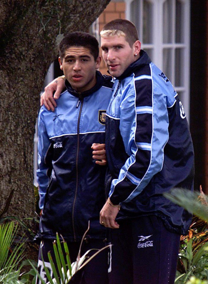 fotosroman10's tweet photo. Juan Román Riquelme y Martín Palermo, año 1999 https://t.co/Q5qCfxqu3r