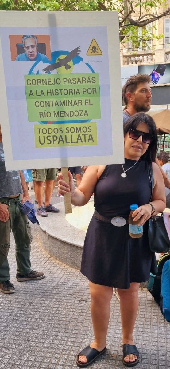 armandoparede11's tweet photo. "Haz lo que yo digo, pero no lo que yo hago..."
Esto son . Hipocritas !
Fin. https://t.co/gkwPrevJPa