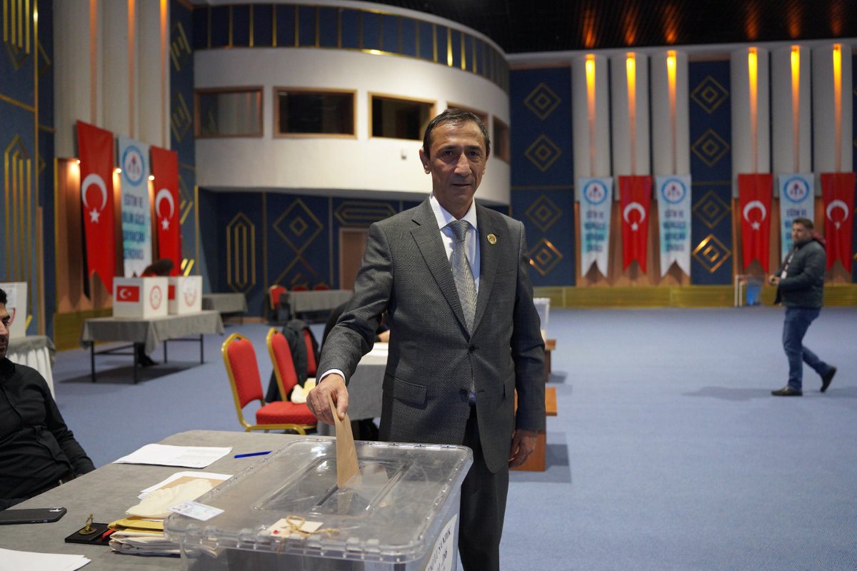egitimgucusen's tweet photo. Eğitim Gücü Sen 2. Olağan Genel Kurulumuzu Gerçekleştirdik!

81 ilimizden gelen delegelerimizin katılımıyla gerçekleşen genel kurulumuzda yeni yönetim, denetleme ve disiplin kurulları belirlendi. Yeni dönemin eğitim camiamıza, milletimize ve ülkemize hayırlı olmasını dileriz.

Detaylar için:

📌 https://t.co/2Le6FlsoPl