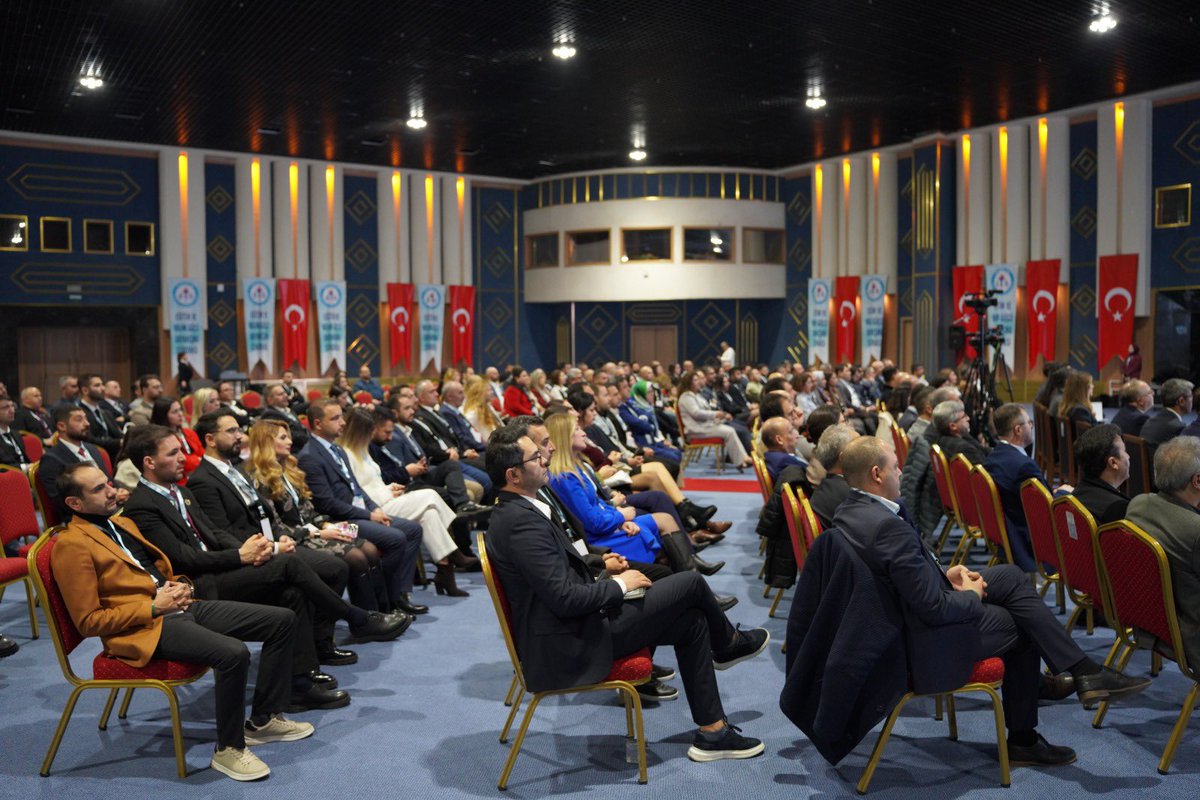 egitimgucusen's tweet photo. Eğitim Gücü Sen 2. Olağan Genel Kurulumuzu Gerçekleştirdik!

81 ilimizden gelen delegelerimizin katılımıyla gerçekleşen genel kurulumuzda yeni yönetim, denetleme ve disiplin kurulları belirlendi. Yeni dönemin eğitim camiamıza, milletimize ve ülkemize hayırlı olmasını dileriz.

Detaylar için:

📌 https://t.co/2Le6FlsoPl
