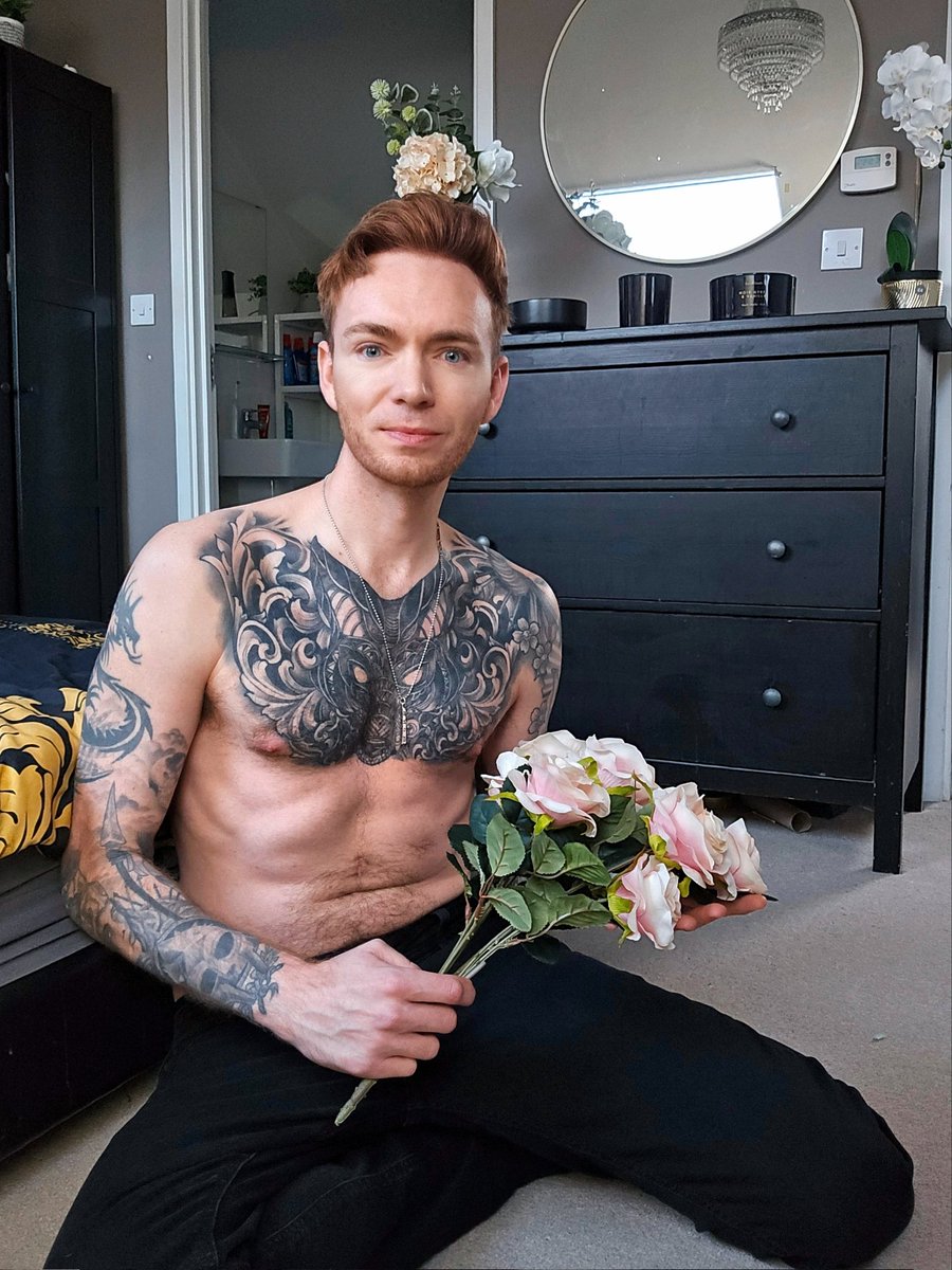 Jhinchliffe07's tweet image. It's national kiss a ginger day 🦊