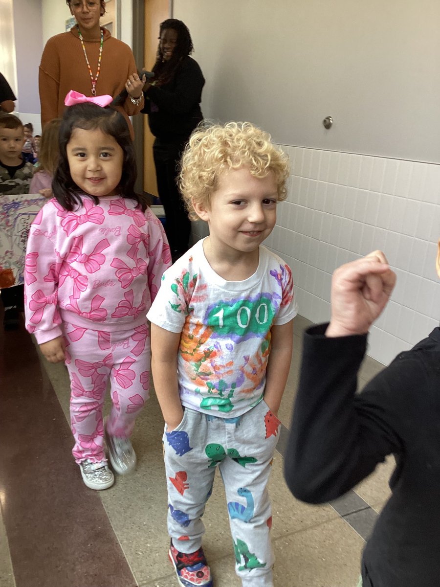 DVISD_CDC's tweet photo. 🎉Today is our 100th Day of School!🎉 Our students brought in creative crafts from home and dressed up to celebrate 100 amazing days of learning, growing, and fun. Here’s to many more days of learning and making memories together. 💯✨ #100DaysOf School #CDCLILDRAGONS https://t.co/4TNnuafguG