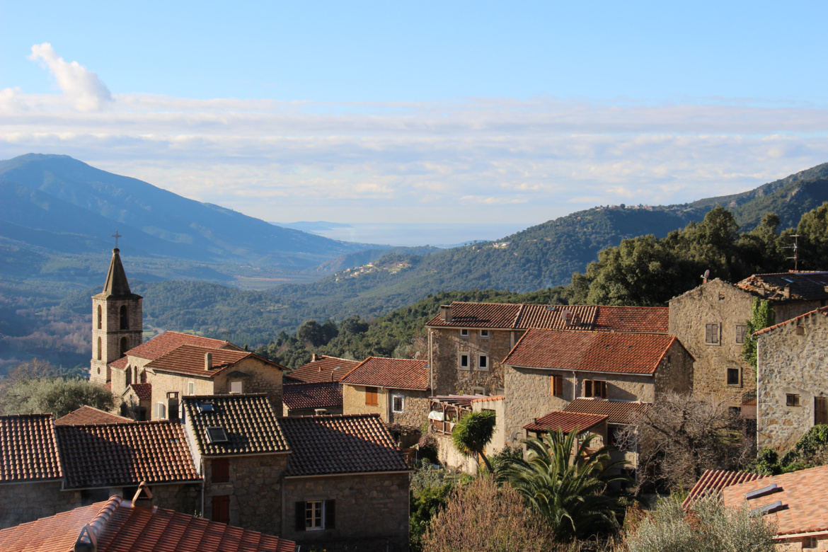 CerfiaFR's tweet image. 🚨🇫🇷 FLASH | Alain Orsoni, figure du nationalisme corse, a été ABATTU en pleine cérémonie lors des obsèques de sa mère dans son village de Vero.
