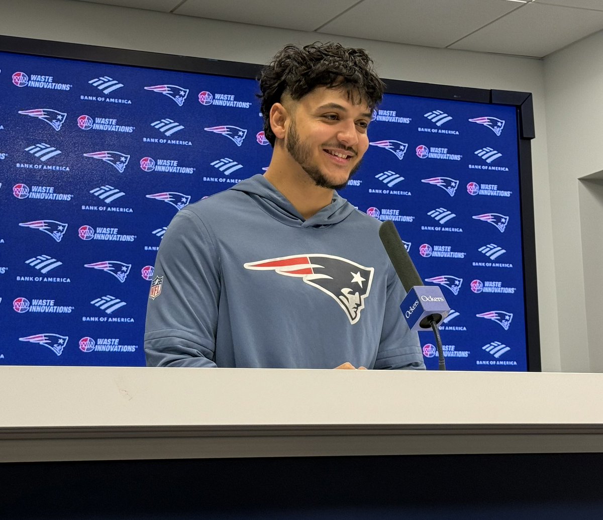 MikeReiss's tweet photo. Rookie kicker Andy Borregales: 30 of 35 on FGs, and 54-of-56 on PATs, after going 3 of 3 and 1 of 1 on Sunday night. https://t.co/HIybk28eoQ