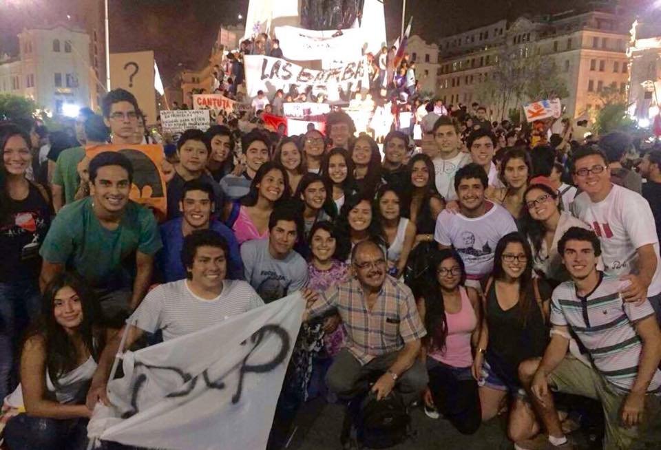 Esta es una excelente entrevista que le hizo <a href="/paulodrinot/">Paulo Drinot</a> a Nelson Manrique en 2023. Aquí se trasluce su mirada del país y cómo él representa un tipo de académico comprometido (y siempre crítico) tan necesario en el país.

Deja escuela, modelo y cariño.
revistas.pucp.edu.pe/index.php/hist…