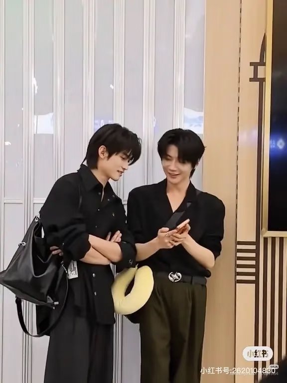 sammy_msy's tweet photo. YunYi looks so good in the couple outfit tonight 🥹🤏🏻
Have a safe flight ✈️ 

#HaoYiran #Yunqi https://t.co/AIlLKMt60G