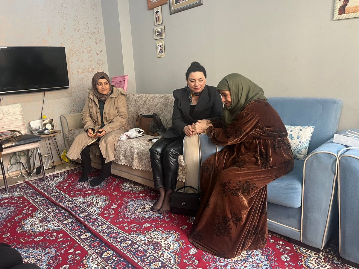 📍Seyrantepe TOKİ Konutları 

Başkanımız Sn. Mimar Makbule ORUÇ ile Hane ziyaretimizi gerçekleştirdik. Büyüklerimizin dualarını aldık, muhabbetle gönüllerine misafir olduk. Haftaya dualarla, bereketle başlıyoruz. 🤲 #KocaÇınarınDuası #Sahadayız #AKKadınlarKaraköprü 

<a href="/RTErdogan/">Recep Tayyip Erdoğan</a>