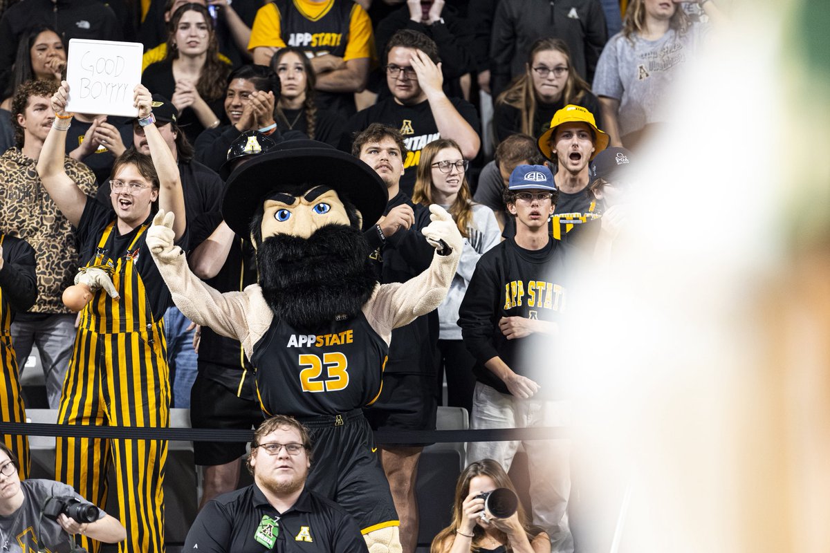 AppStateMBB's tweet image. Need to see #AppNation packing Holmes for all home games of our season-long homestand! 

See you on Thursday. 

#TakeTheStairs