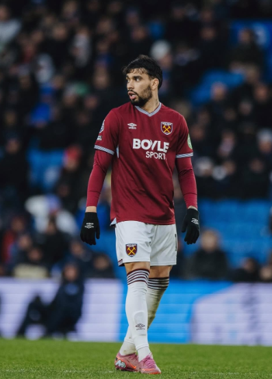 liberta___depre's tweet image. West Ham recusou a proposta de € 35 milhões (cerca de R$ 219 milhões) do Flamengo por Lucas Paquetá.

Para negociar o jogador o time inglês pede 60 milhões de euros. 

Via: @TheAthleticFC / @MarioCortegana / @RoshaneSport / @SebSB 

📷Reuters / 📷Divulgação