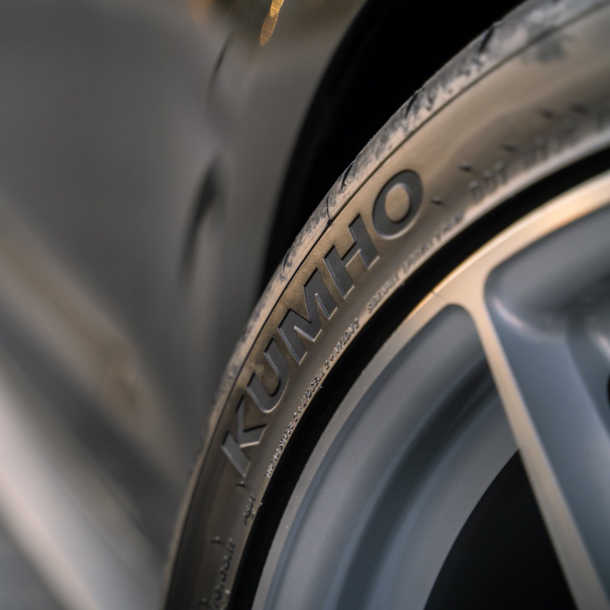 KumhoTireUSA's tweet photo. A Mustang on Ecsta PS91s catching golden hour? That’s an elite combo.
#KumhoTire
Photos by IG: magnetos5.0
#EcstaPS91 https://t.co/oHmXbxRRIj