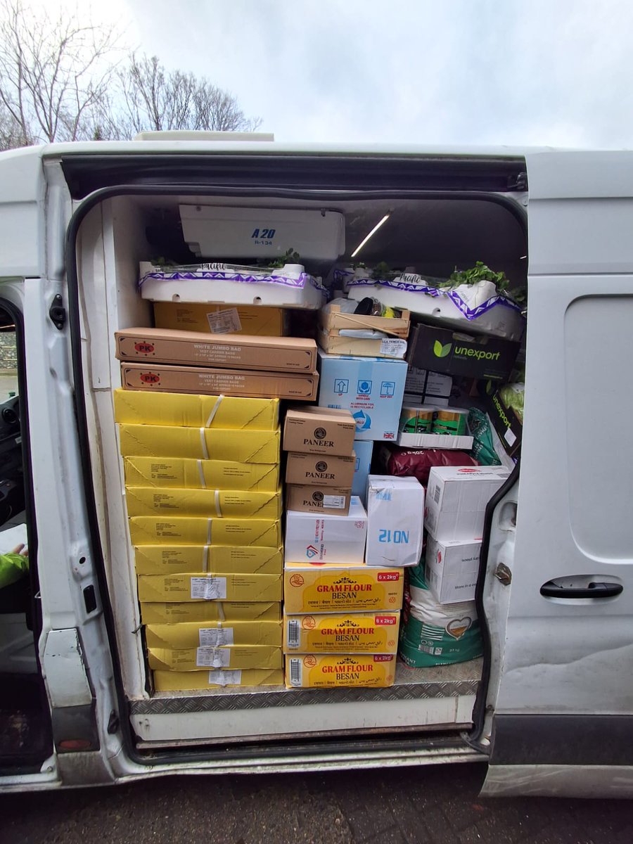 DVSAEnforcement's tweet image. 💥Repeat Overweight Offenders💥

Commercial van weighing 5️⃣7️⃣0️⃣0️⃣kgs - maximum permitted mass was 3500kgs

✅Driver &amp;amp; Operator reported
✅Accident prevented
✖️Lessons not learnt

First time around⬇️
ow.ly/TsVN50XVoQi

#DVSA #KeepingRoadsSafe #Overweight