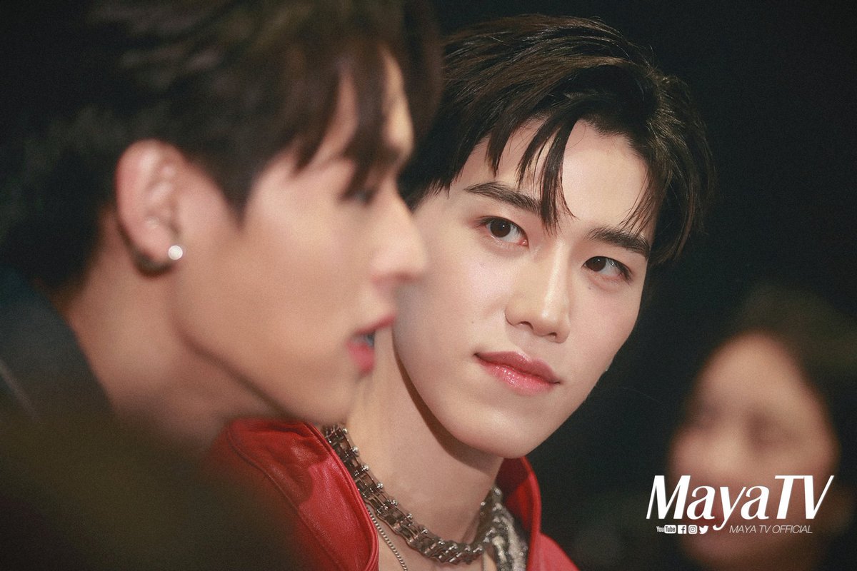 besttuesdaeever's tweet image. ความรักมันเต็มท่วมหัว
ตัวกับใจยังไม่กล้า
หลงรักคนยืนข้างซ้าย
ตรงที่เก้านาฬิกา