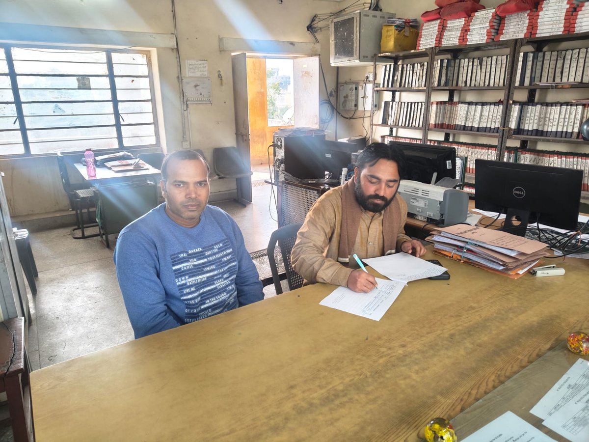 विशेष गहन पुनरीक्षण (SIR 2025) के दौरान विधानसभा क्षेत्र मालवीय नगर (54) के बीएलए-1/राजनैतिक दलों के प्रतिनिधियों के साथ दिनांक 12 जनवरी 2026 को बैठक आयोजित की गयी। 
<a href="/ECISVEEP/">Election Commission of India</a> 
<a href="/CeoRajasthan/">CEO RAJASTHAN</a> 
<a href="/DcDmJaipur/">District Collector & Magistrate, Jaipur</a>