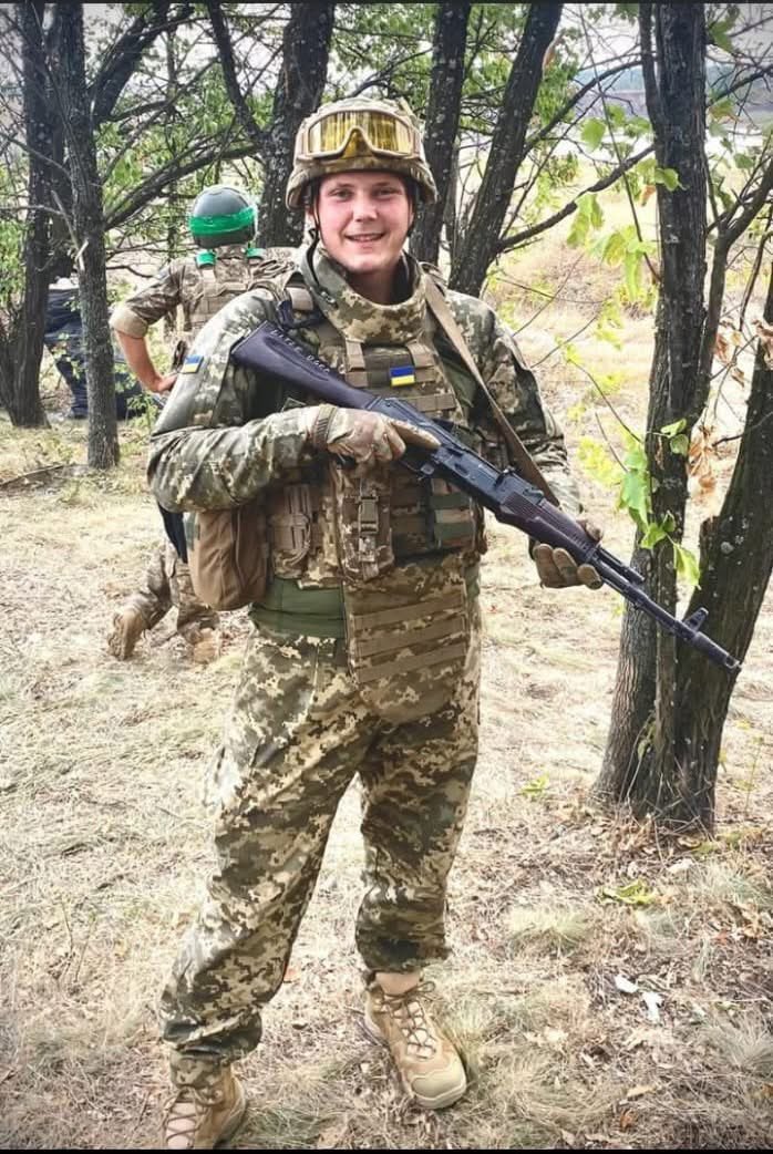 KodetMonika's tweet photo. Jonathan  🕯️☦️ 22 let.
Na Ukrajině 🇺🇦  ztratil  život slovenský občan 

Sláva hrdinům https://t.co/a5tbpR9X12