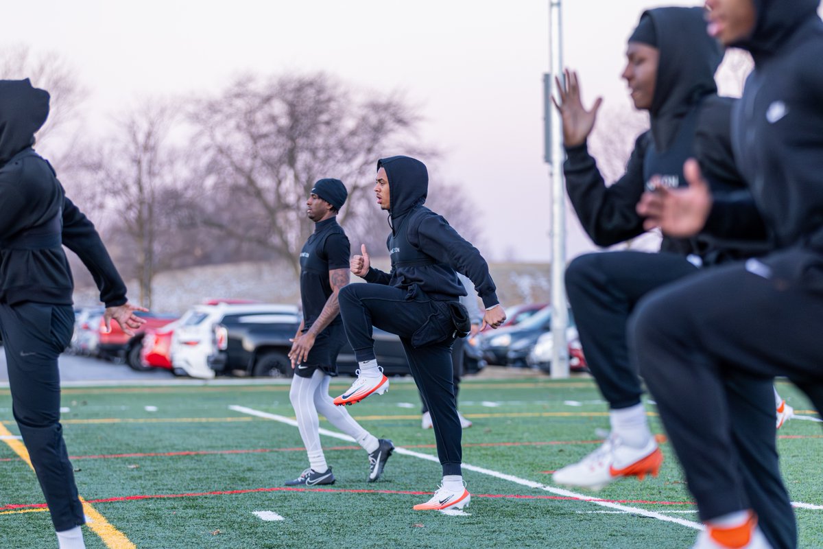 BG_Football's tweet photo. Flip the calendar 🗓️
Hit the gas🔥

#GUTS 🟠🟤 https://t.co/jXF8VyTKNt