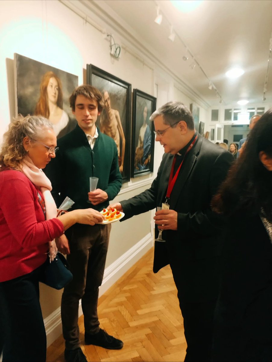 Farm Street Church tweet media